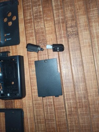 Carcasa casi completa de Nintendo DS Lite