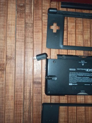 Carcasa casi completa de Nintendo DS Lite