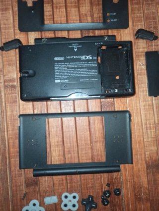 Carcasa casi completa de Nintendo DS Lite