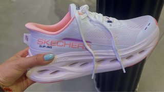 Zapatillas Skechers Slip-Ins Blancas y Rosas
