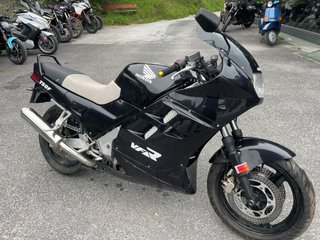 Honda VFR 750F Negra y Beige moto sin garantía
