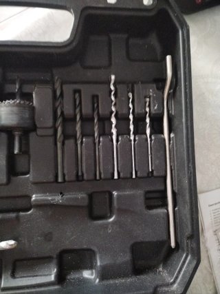 Taladro Tacklife con accesorios