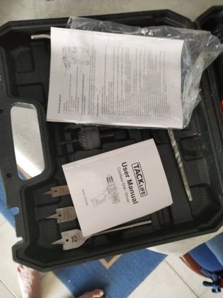Taladro Tacklife con accesorios