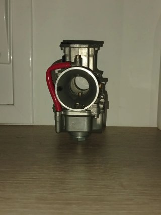 Carburador Plata con Manguera Roja