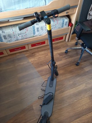 Xiaomi Mi Scooter Essential - Como Nuevo