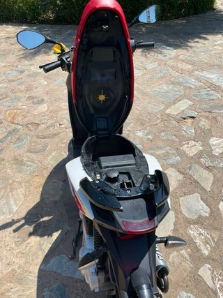 Scooter Aprilia 49cc Roja y Blanca