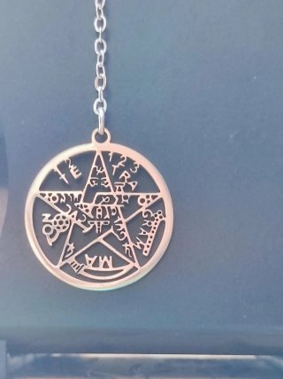Colgante Nudo de Bruja y Tetragramaton