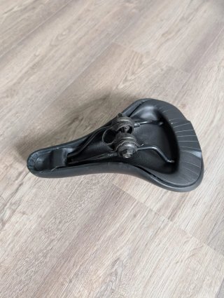 Sillín de bicicleta Pramil negro