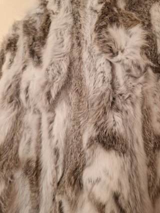 Abrigo Sfera pelo natural gris y blanco Nuevo