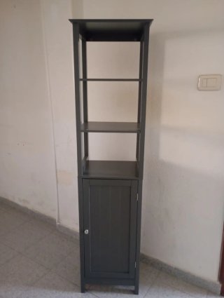 Mueble de baño gris de madera