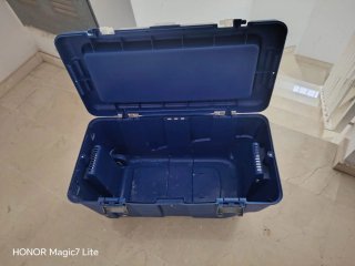 Caja de buceo azul con tapa transparente