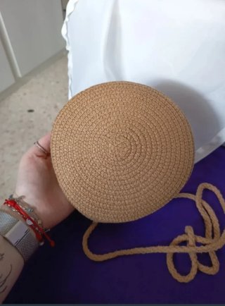 Bolso redondo de paja