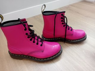 Botas Dr. Martens charol fucsia Talla 38