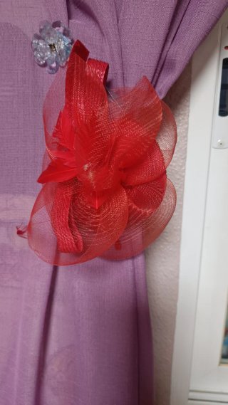 Diadema boda roja cómoda