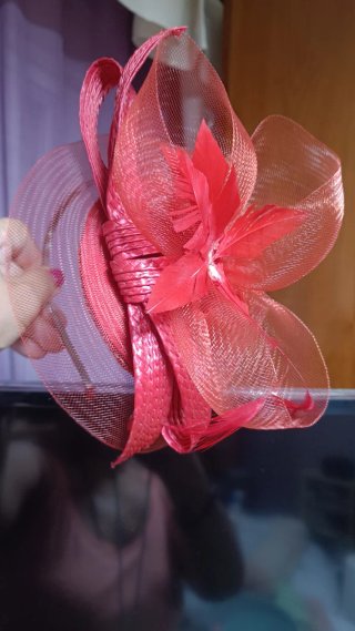 Diadema boda roja cómoda