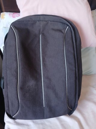 Mochila portátil negra y gris