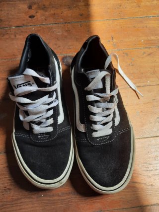 Zapatillas Vans Negras y Blancas