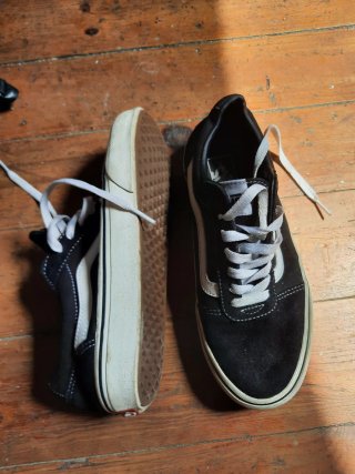 Zapatillas Vans Negras y Blancas