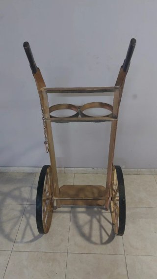Carro antiguo para bombonas