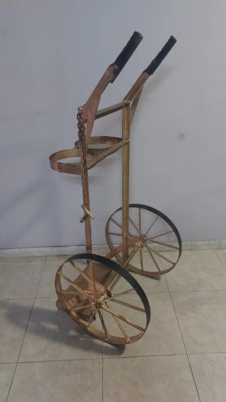 Carro antiguo para bombonas