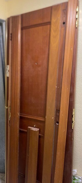 Puerta blindada madera buen estado