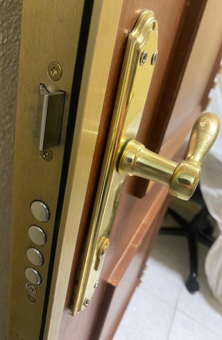 Puerta blindada madera buen estado