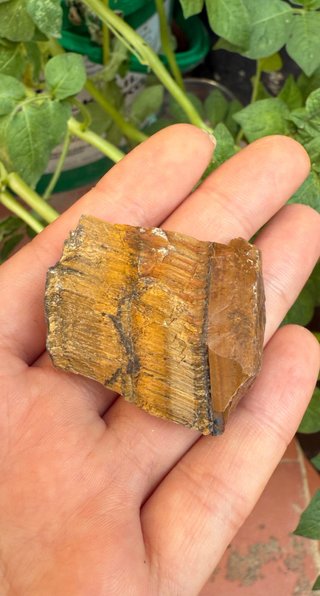Piedra mineral ojo de tigre natural