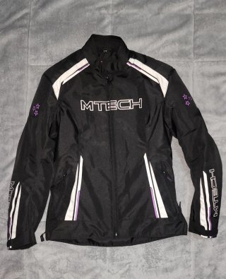Chaqueta Mtech Mujer Negra y Morada