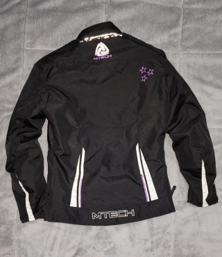 Chaqueta Mtech Mujer Negra y Morada
