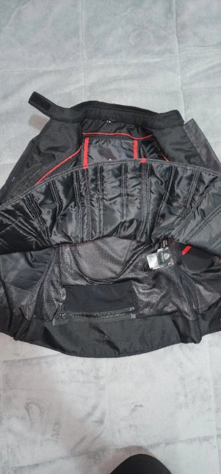 Chaqueta Mtech Mujer Negra y Morada