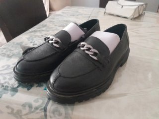 Mocasines negros con cadena T35 nuevos