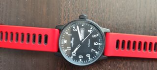 Reloj Fortis Pilot Negro con Correa Roja