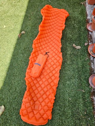 Colchoneta ultraligera Bluefield naranja