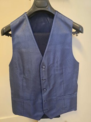 Traje de novio azul