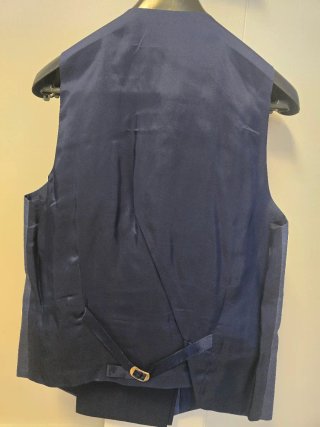 Traje de novio azul