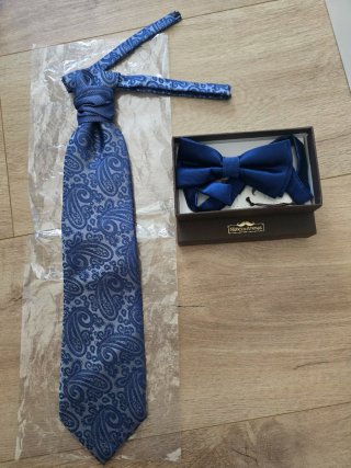 Traje de novio azul