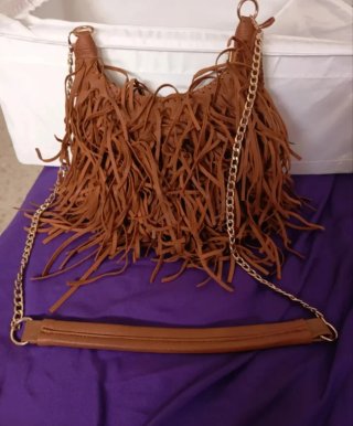 Bolso marrón con flecos