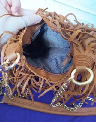 Bolso marrón con flecos