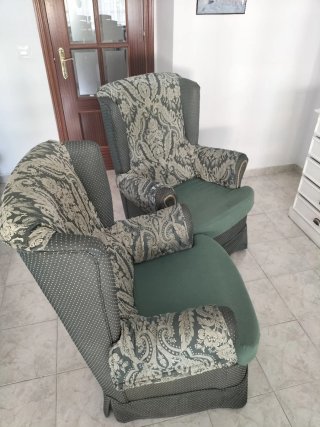 Dos sillones orejeros