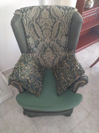 Dos sillones orejeros