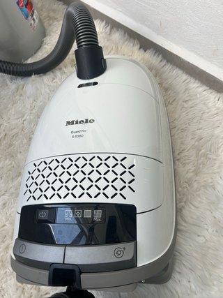 Aspiradora Miele Guard M1 S 8380