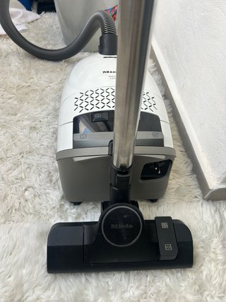 Aspiradora Miele Guard M1 S 8380
