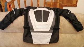 Chaqueta y pantalón de moto