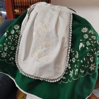 Refajo verde bordado floral