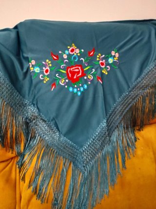 Mantones Flamencos Bordados Niña