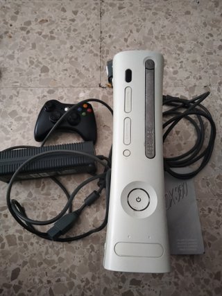 Consola Xbox 360 Blanca + Mando