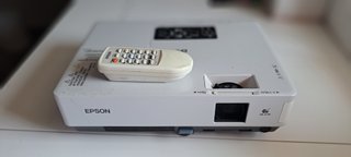 Proyector Epson EMP-1715 XGA 2700 Lúmenes