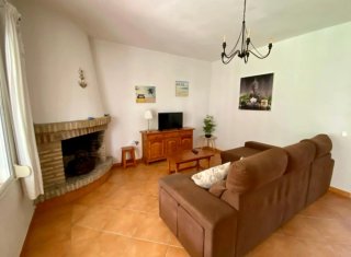 SE ALQUILA CHALET EN LOS CAÑOS DE MECA