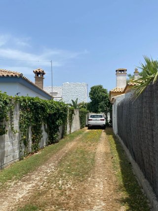 SE ALQUILA CHALET EN LOS CAÑOS DE MECA