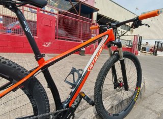 Bicicleta Specialized Stumpjumper Comp Carbon 29